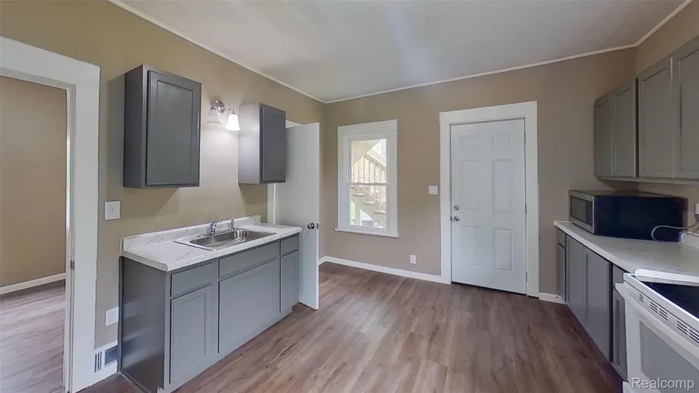 230 Almyra Avenue #Upper Monroe City, MI 48161