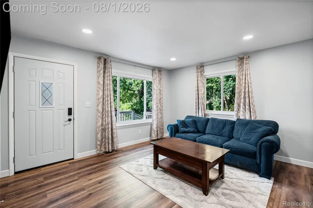 9245 Debby Jo Drive Springfield Charter Township, MI 48346