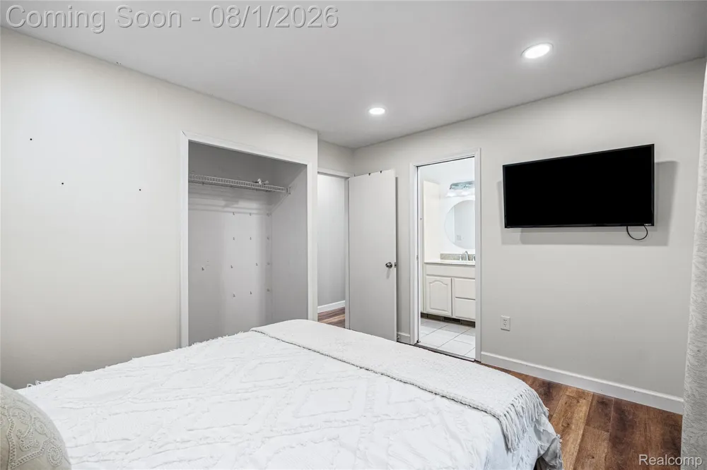 9245 Debby Jo Drive Springfield Charter Township, MI 48346
