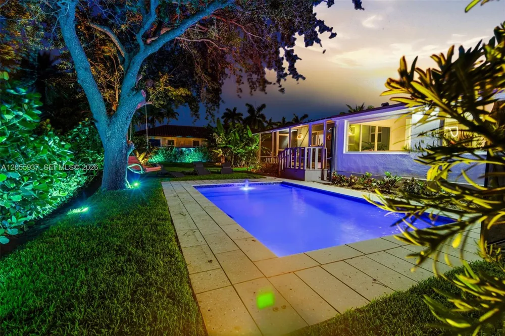10795 SW 34th St Miami, FL 33165