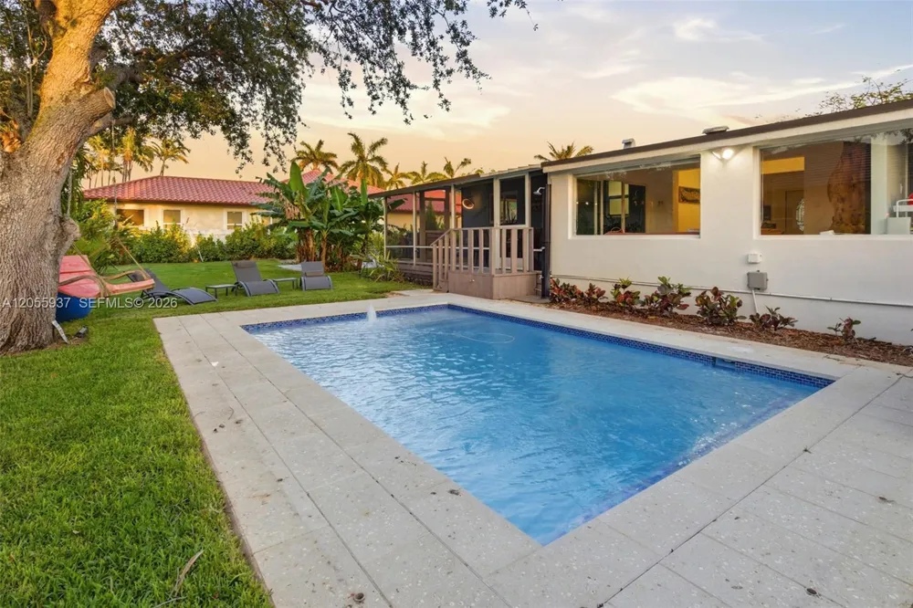 10795 SW 34th St Miami, FL 33165