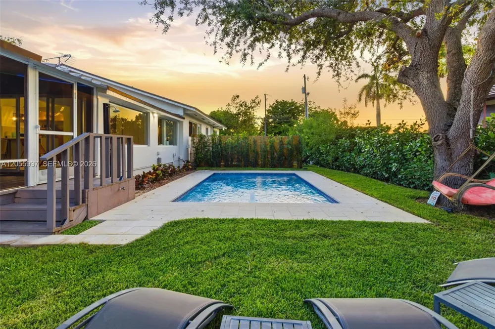 10795 SW 34th St Miami, FL 33165