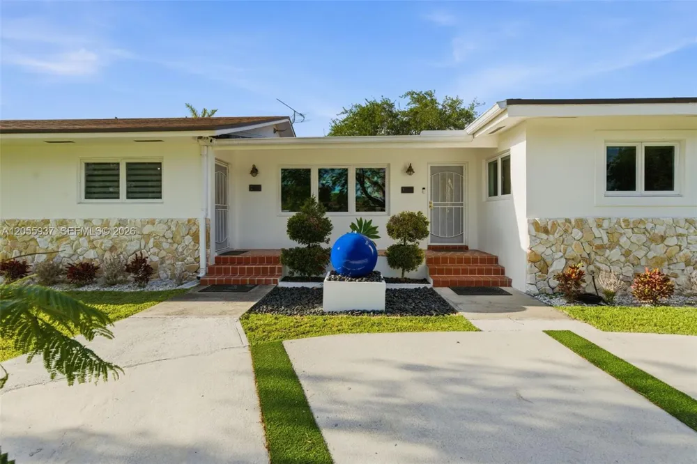 10795 SW 34th St Miami, FL 33165