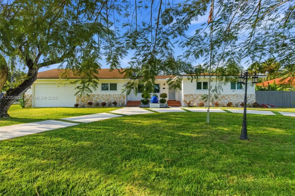 10795 SW 34th St Miami, FL 33165