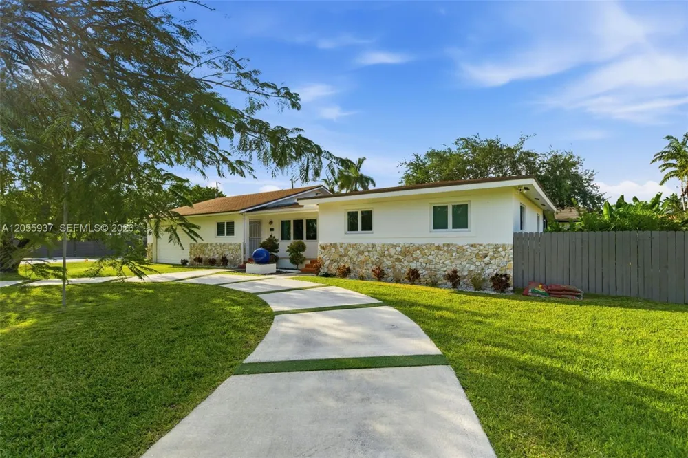 10795 SW 34th St Miami, FL 33165