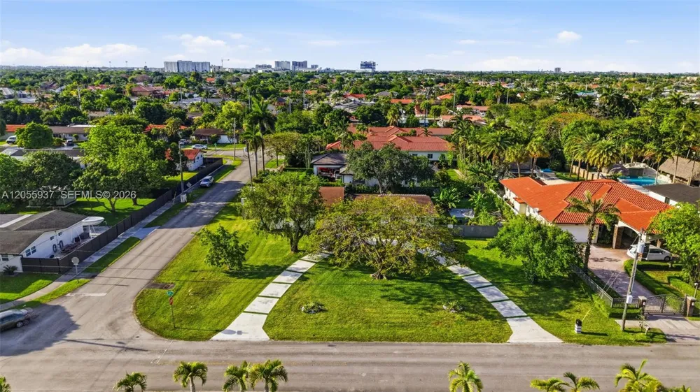 10795 SW 34th St Miami, FL 33165