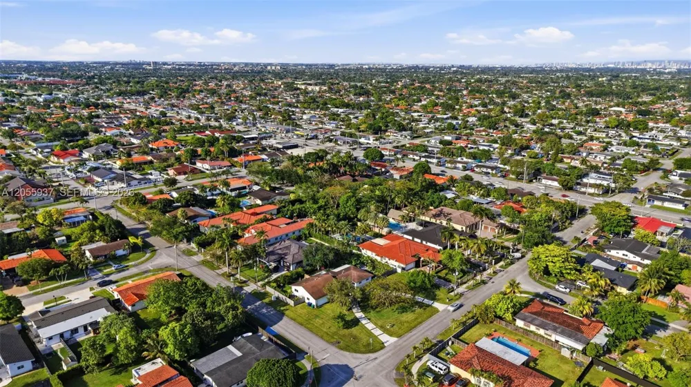 10795 SW 34th St Miami, FL 33165