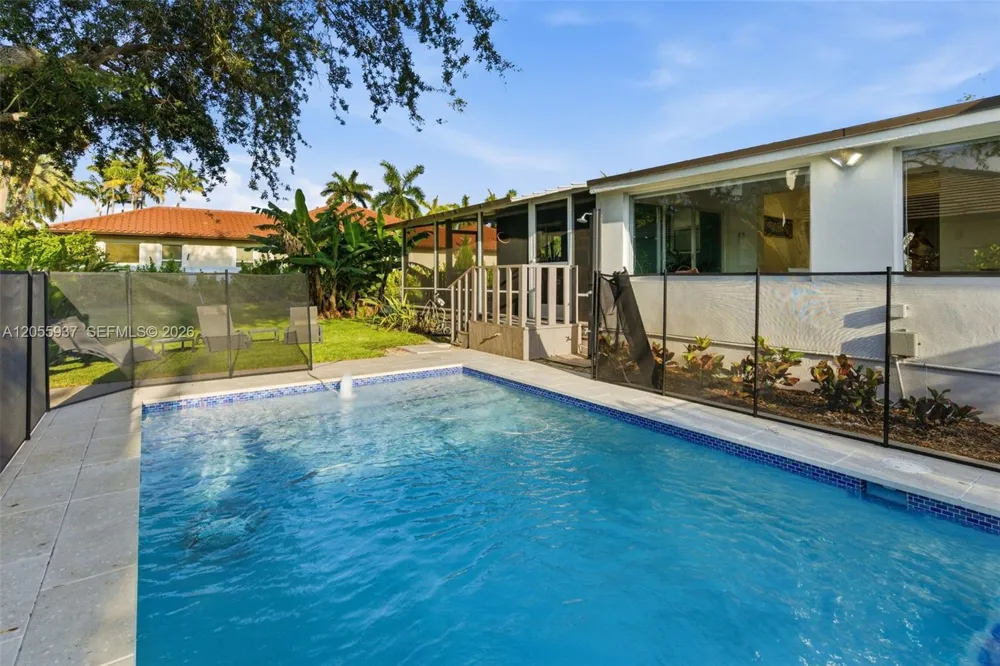 10795 SW 34th St Miami, FL 33165