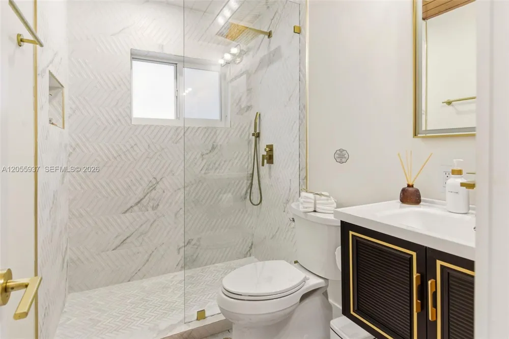 10795 SW 34th St Miami, FL 33165
