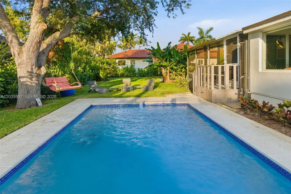 10795 SW 34th St Miami, FL 33165