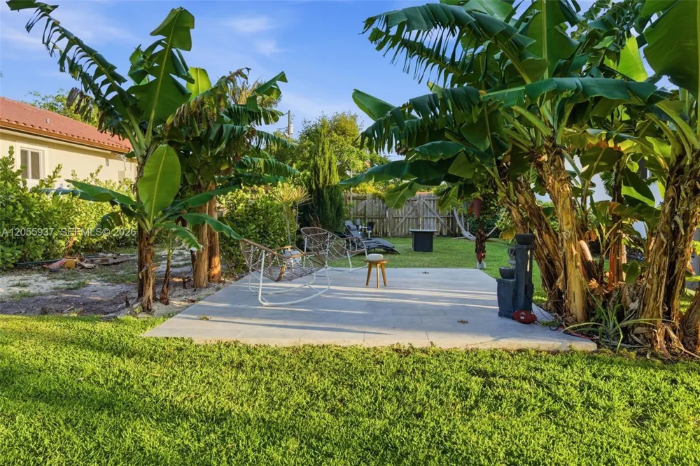 10795 SW 34th St Miami, FL 33165