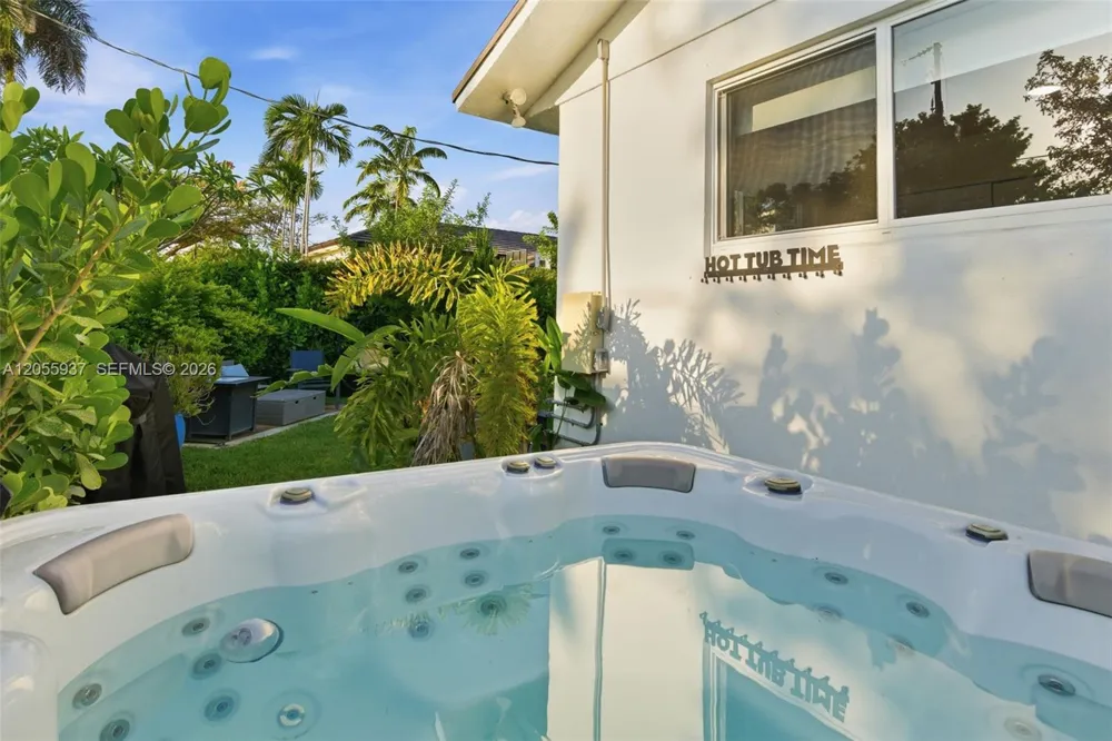 10795 SW 34th St Miami, FL 33165