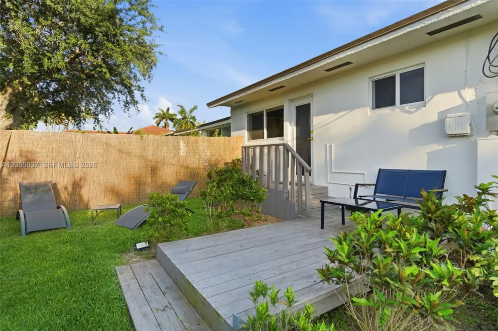 10795 SW 34th St Miami, FL 33165