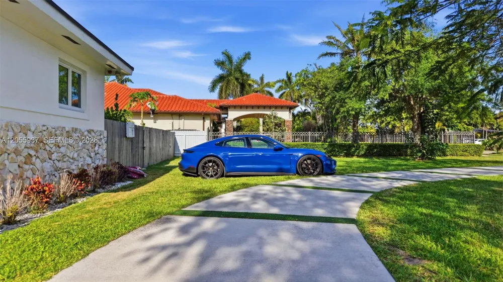 10795 SW 34th St Miami, FL 33165