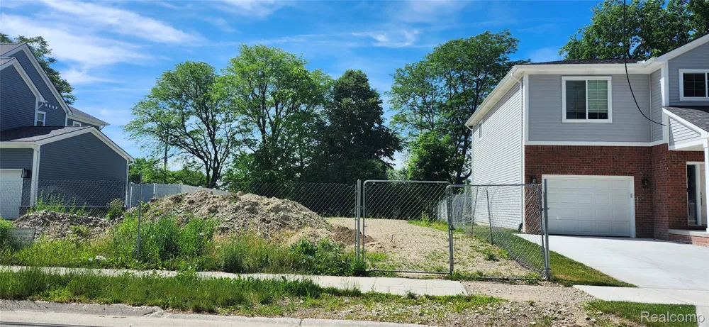 3725 Oxford Road Berkley City, MI 48072