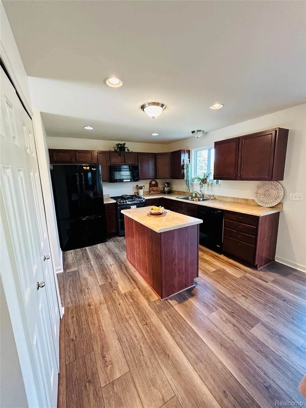 8987 Parkland Drive Ypsilanti Charter Township, MI 48197
