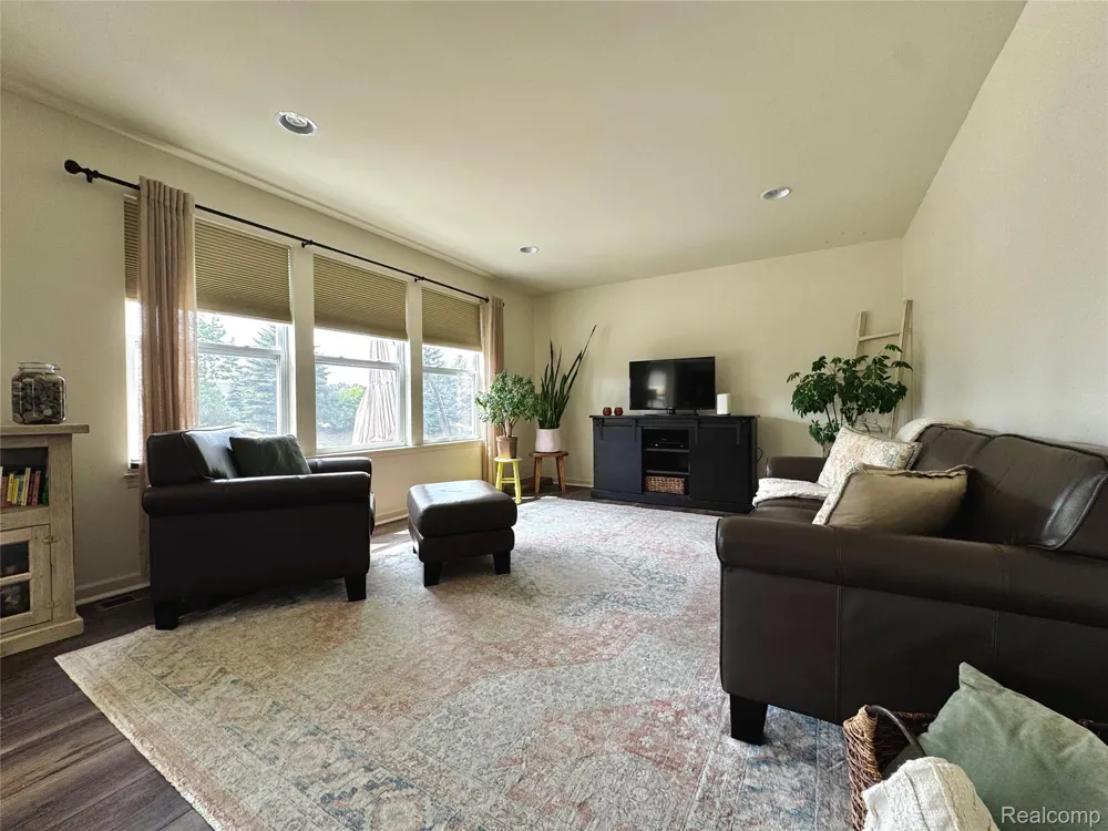 8987 Parkland Drive Ypsilanti Charter Township, MI 48197