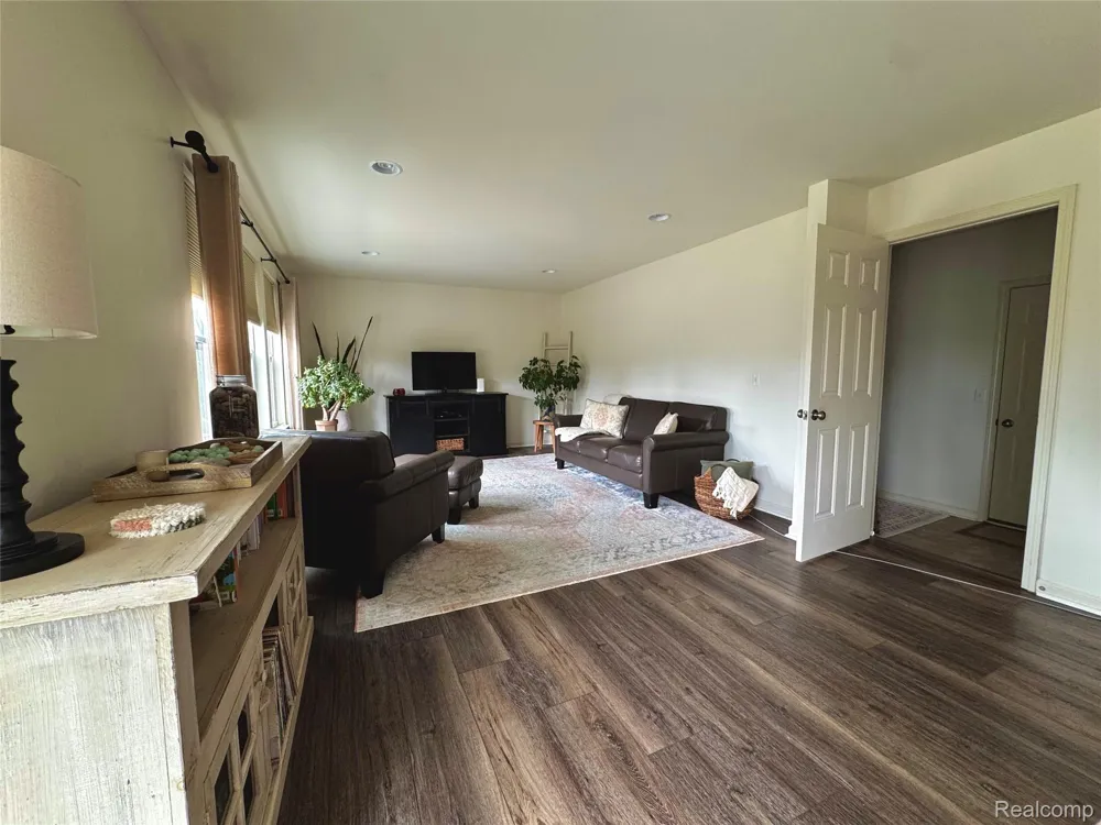 8987 Parkland Drive Ypsilanti Charter Township, MI 48197