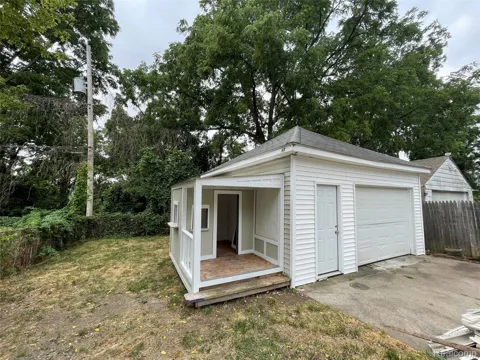 818 Cedar Street
