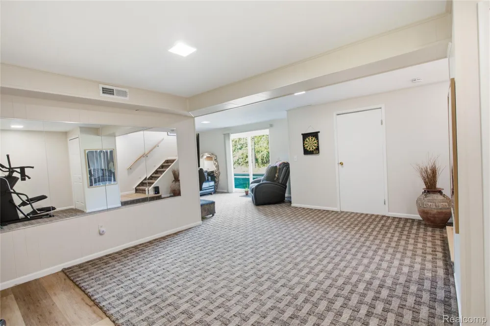 1072 Normandy Terrace Drive Flint Charter Township, MI 48532