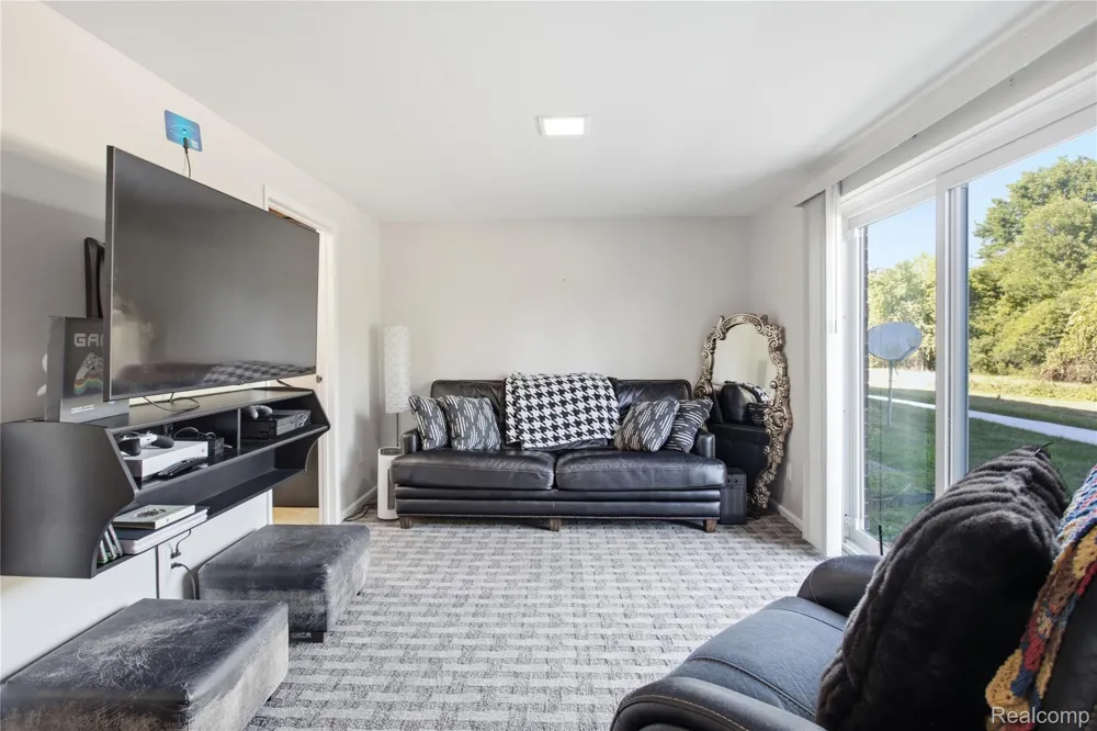 1072 Normandy Terrace Drive Flint Charter Township, MI 48532