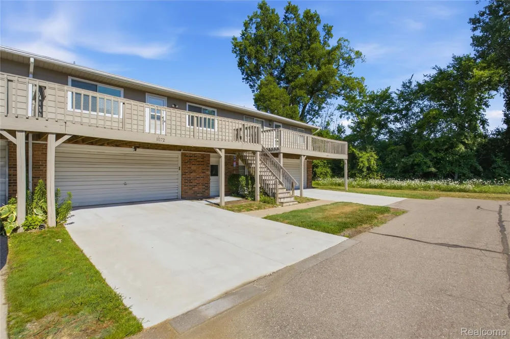 1072 Normandy Terrace Drive Flint Charter Township, MI 48532