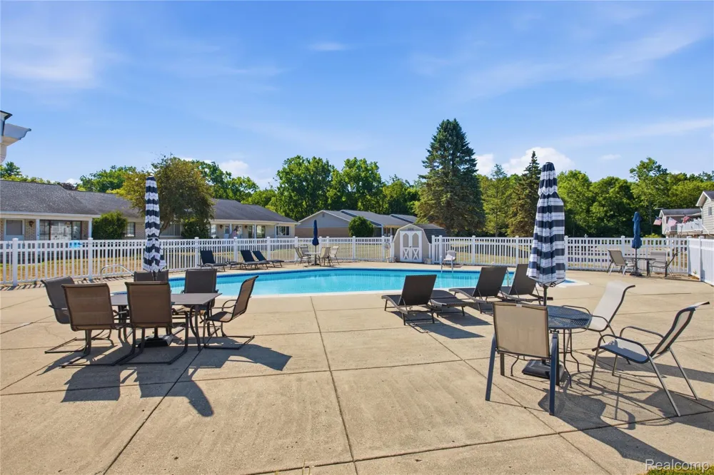 1072 Normandy Terrace Drive Flint Charter Township, MI 48532