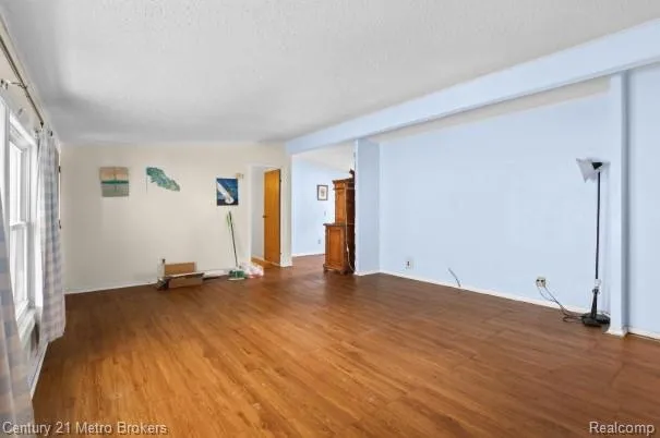 3053 E Bay Drive Fenton City, MI 48430