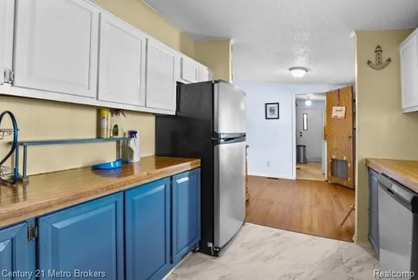 3053 E Bay Drive Fenton City, MI 48430
