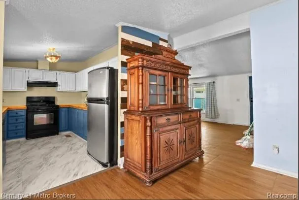 3053 E Bay Drive Fenton City, MI 48430
