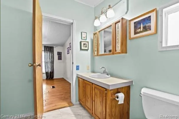 3053 E Bay Drive Fenton City, MI 48430