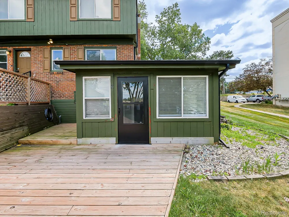 3170 Dixie Highway #E Waterford Charter Township, MI 48328