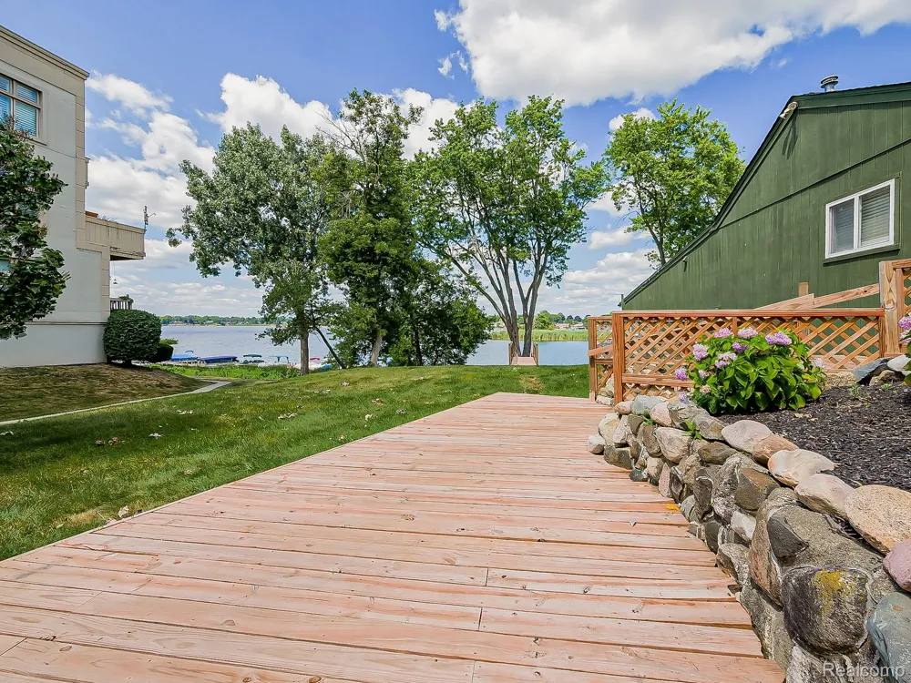 3170 Dixie Highway #E Waterford Charter Township, MI 48328