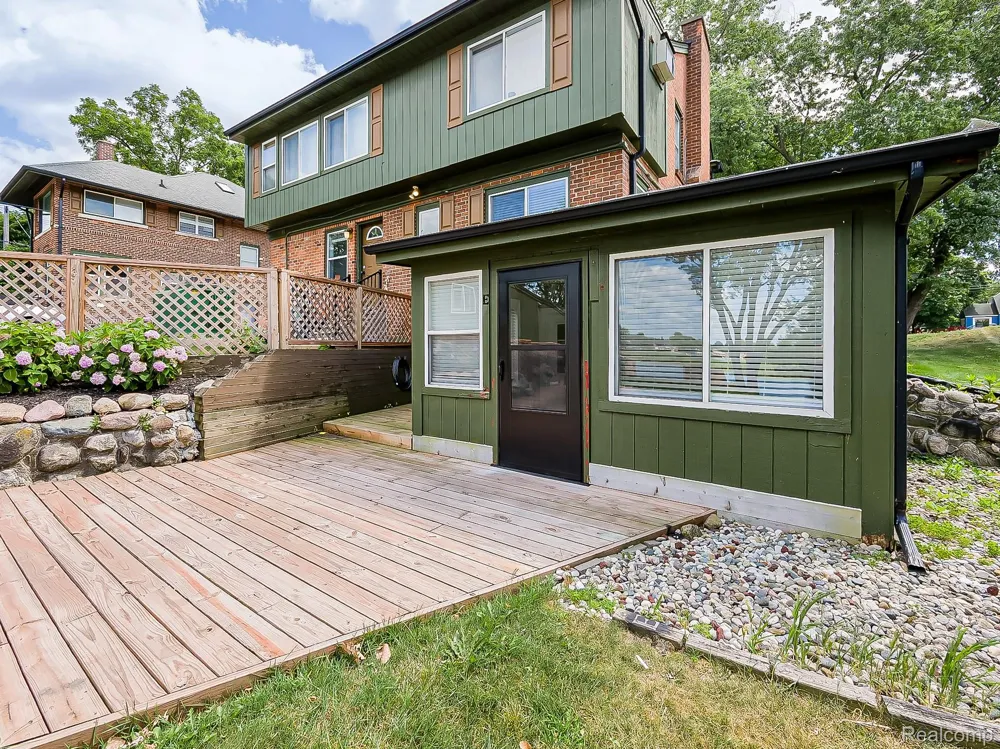 3170 Dixie Highway #E Waterford Charter Township, MI 48328