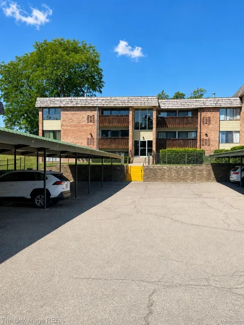1325 S Maple Road #301
