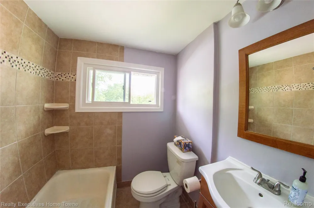2676 Cumberland Road Berkley City, MI 48072