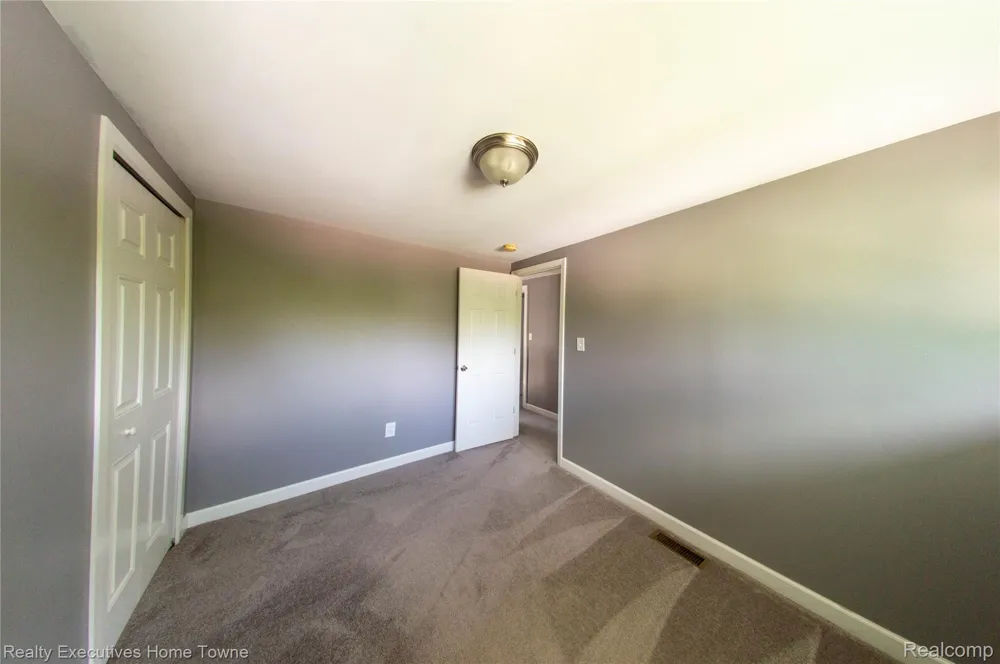 2676 Cumberland Road Berkley City, MI 48072