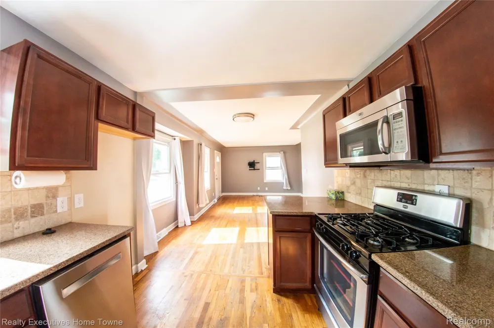 2676 Cumberland Road Berkley City, MI 48072