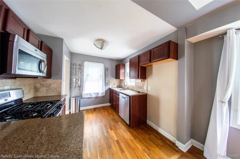 2676 Cumberland Road Berkley City, MI 48072