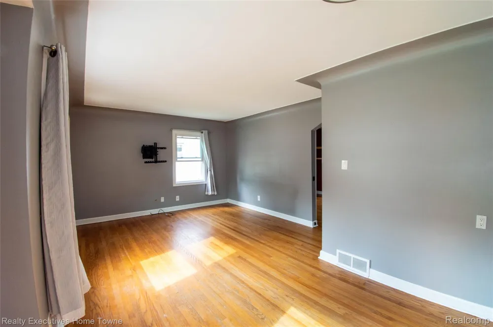 2676 Cumberland Road Berkley City, MI 48072