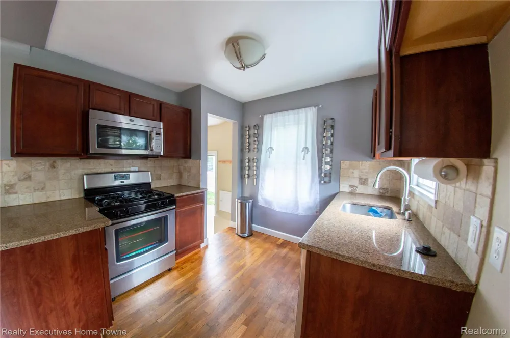 2676 Cumberland Road Berkley City, MI 48072