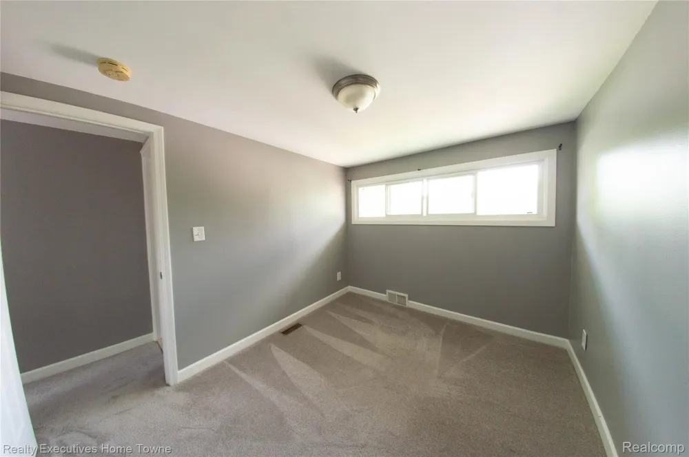2676 Cumberland Road Berkley City, MI 48072
