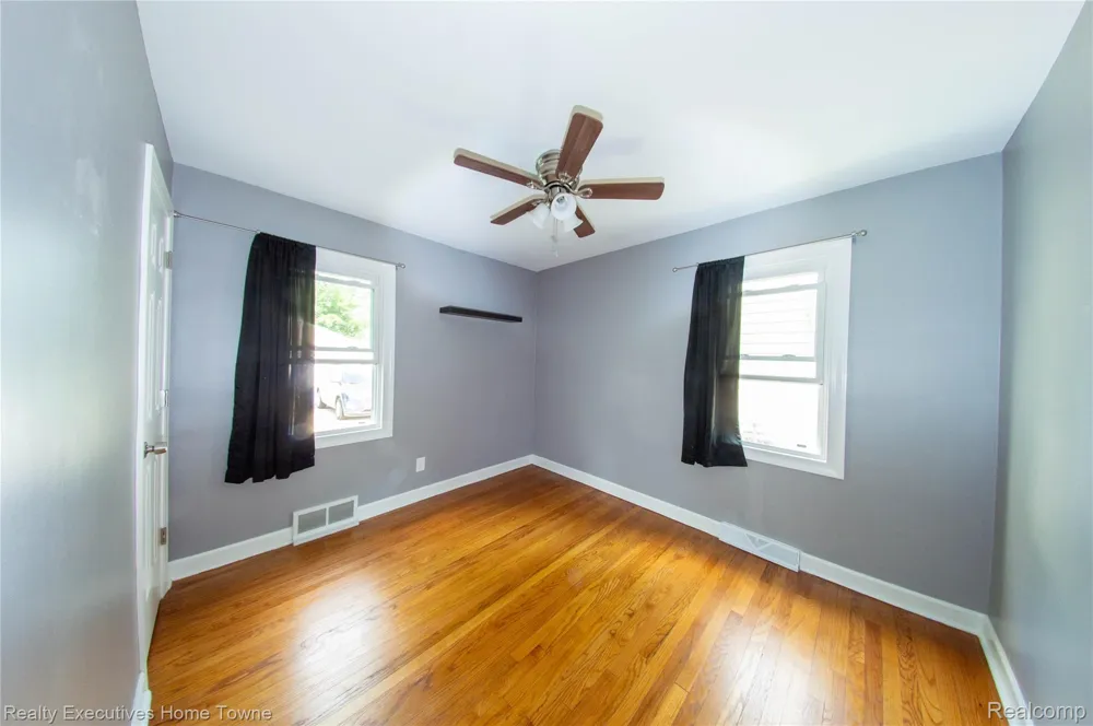 2676 Cumberland Road Berkley City, MI 48072
