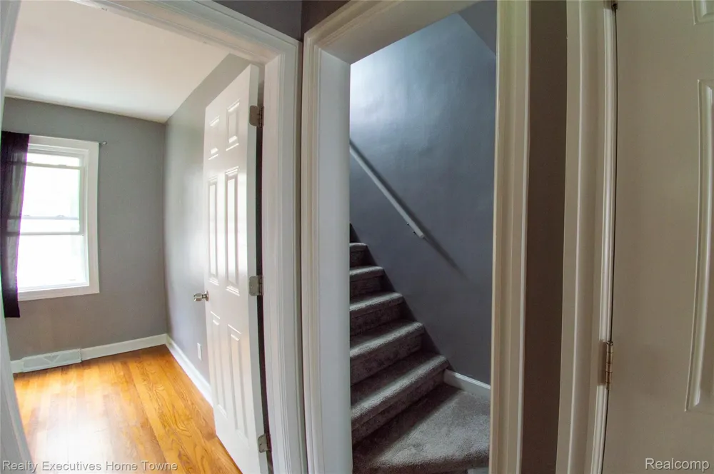 2676 Cumberland Road Berkley City, MI 48072