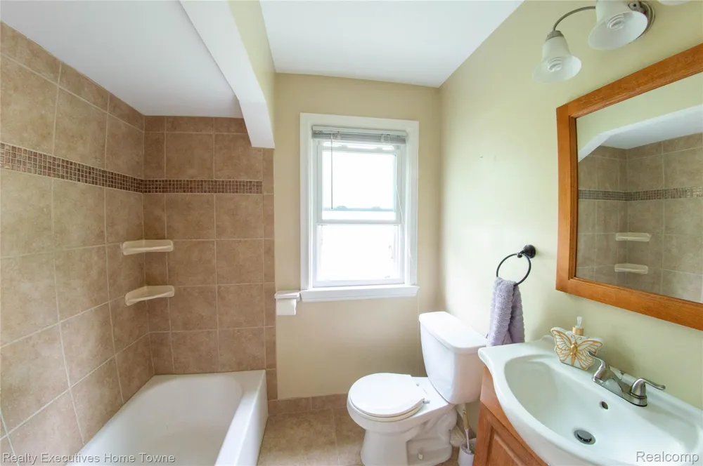 2676 Cumberland Road Berkley City, MI 48072