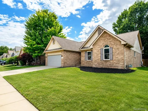 19108 Red Oak Lane
