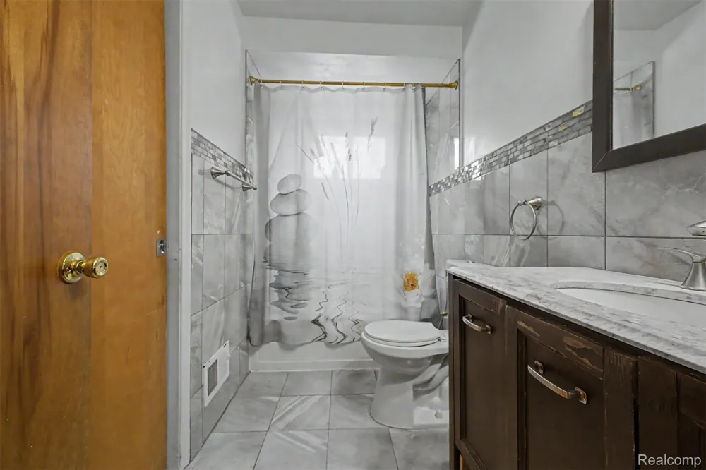 27355 Clairview Drive Dearborn Heights City, MI 48127
