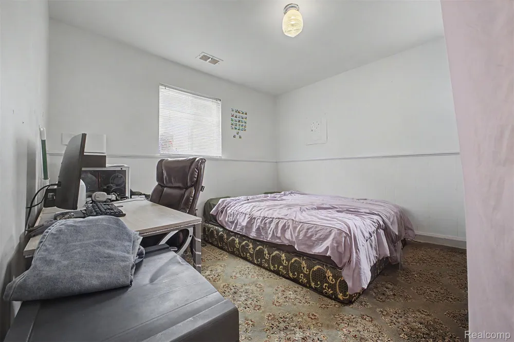 27355 Clairview Drive Dearborn Heights City, MI 48127