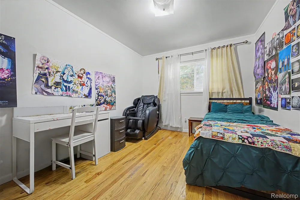 27355 Clairview Drive Dearborn Heights City, MI 48127