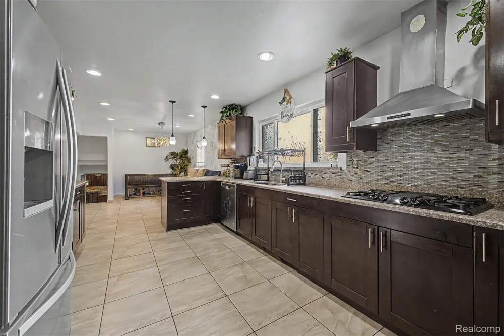 27355 Clairview Drive Dearborn Heights City, MI 48127